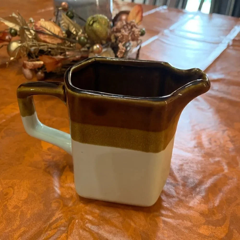 Vintage Nevco 3019 Creamer Pitcher‎